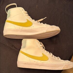 Nike Women's High-Top Sneakers - White and Yellow
